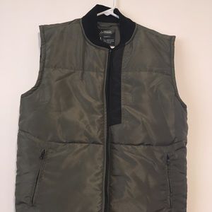 ZAKBRAND vest